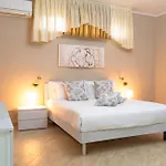Aura Villa *
