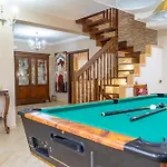 Aura Villa *